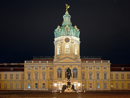 Schloss Charlottenburg bei Nacht - Berlin (Berlin)