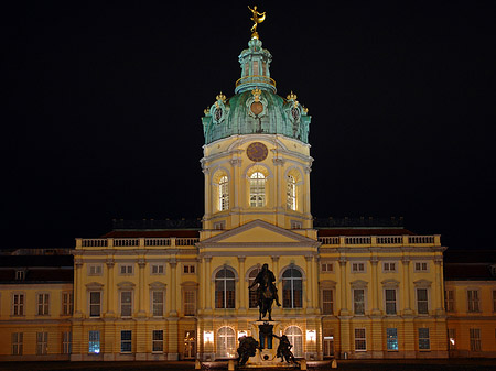 Schloss Charlottenburg bei Nacht - Berlin (Berlin)