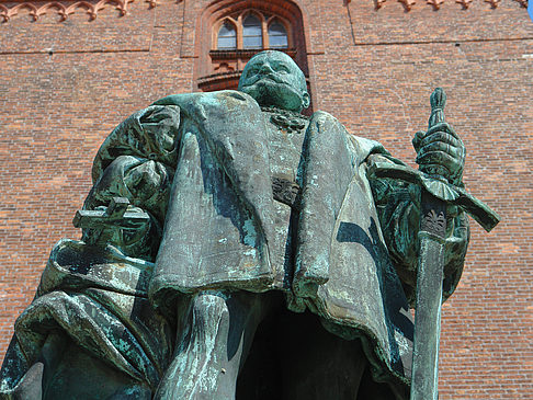 Joachim II Denkmal an der Nikolaikirche - Berlin (Berlin)