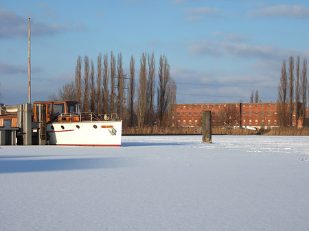 Schiff im Eis - Berlin (Berlin)