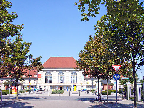 Bahnhofsgebäude - Thüringen (Weimar)